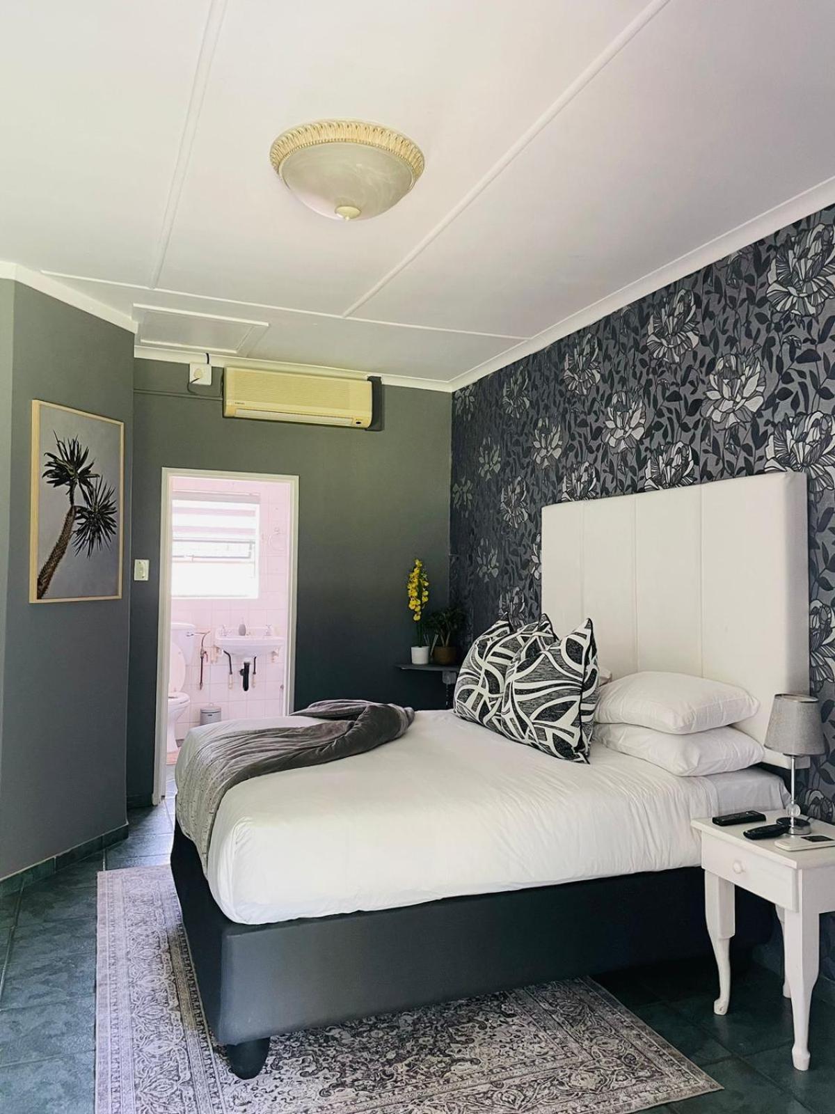 Pari Guest House Middelburg  Exterior photo